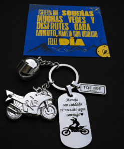 Llavero personalizado 3 dijes Referencia 002
