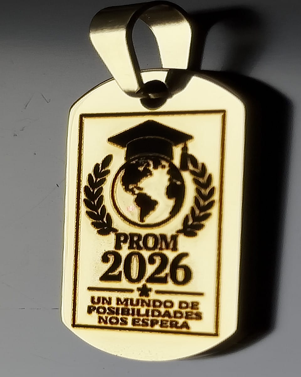 Placa dorada «Prom 2026» grabado a láser