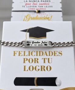 Pulsera de acero grabada «Mis Grados» sobre su caja de grado «Felicidades por tu logro» - Jefer Store
