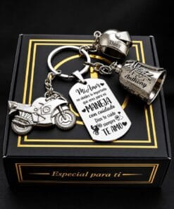 Llavero personalizado de 3 dijes «Mi amor, maneja con cuidado» con moto, casco y campana biker grabados - Jefer Store